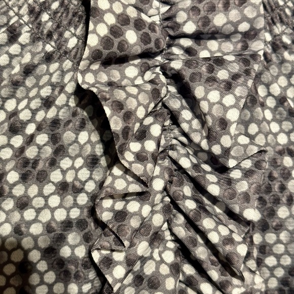 THE LIMITED - Women’s STRETCH TOP short sleeve RUFFLE Sz S Dots - NEUTRA… - Picture 6 of 8